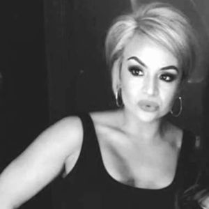 Meet your Posher, Roxanne